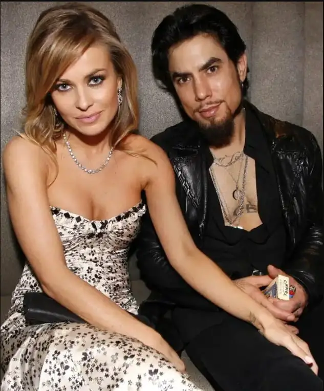 An image of Carmen Electra and Dave Navarro 
