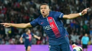 Kylian Mbappé age: Discover the age of the Paris Saint-Germain and France national team forward who has won multiple awards and trophies.