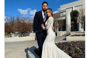An image of Manti Te'o and his wife